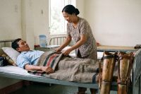NHÌN RA CỬA VOÓNG